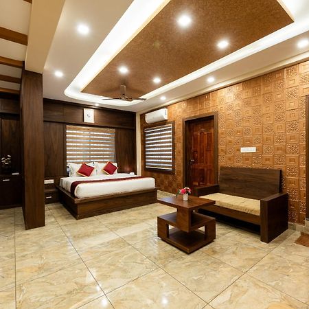 Marza Inn Kalpatta Dış mekan fotoğraf