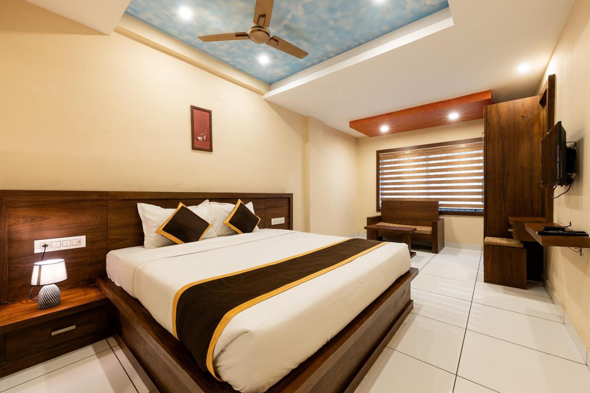 Marza Inn Kalpatta Dış mekan fotoğraf