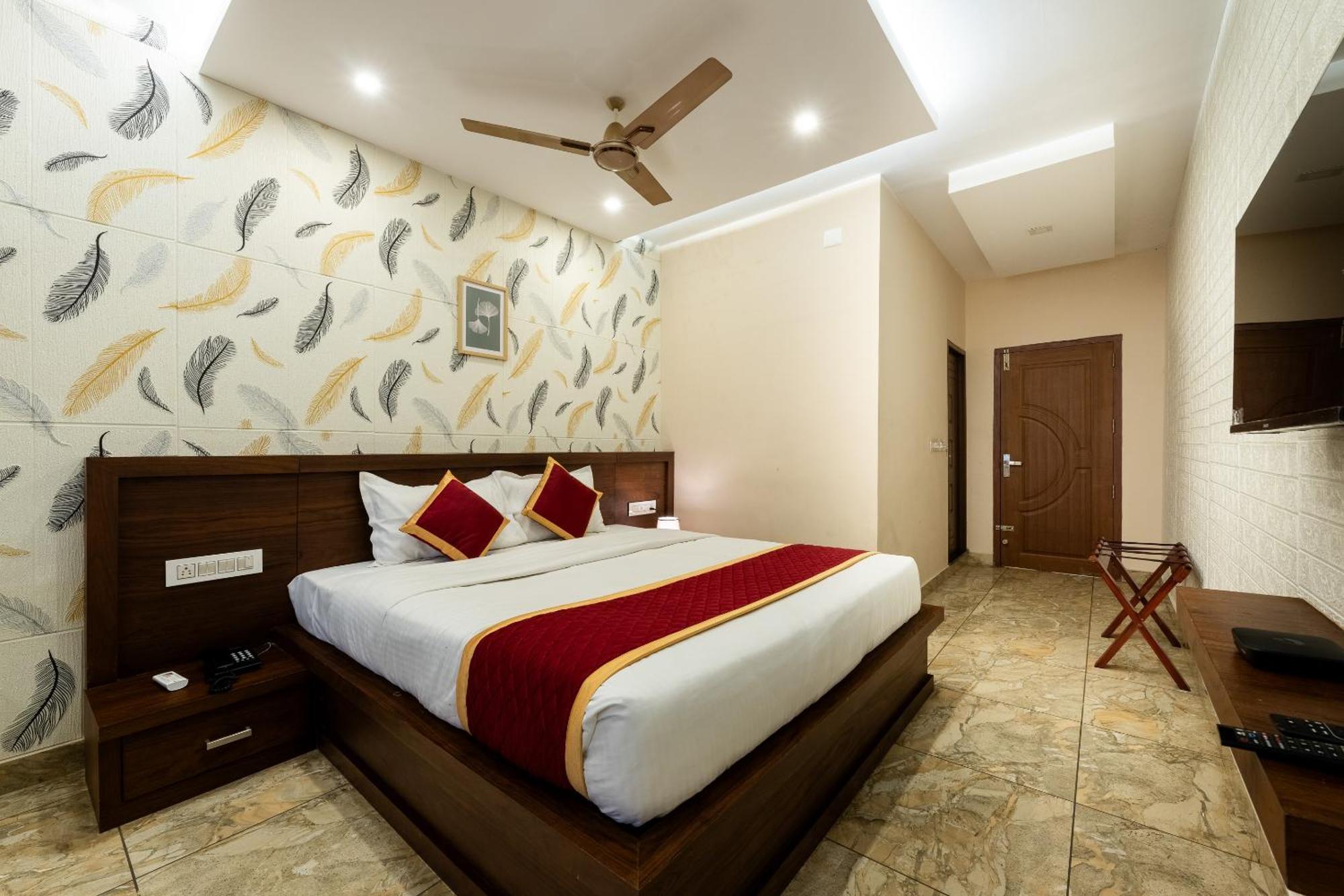 Marza Inn Kalpatta Dış mekan fotoğraf