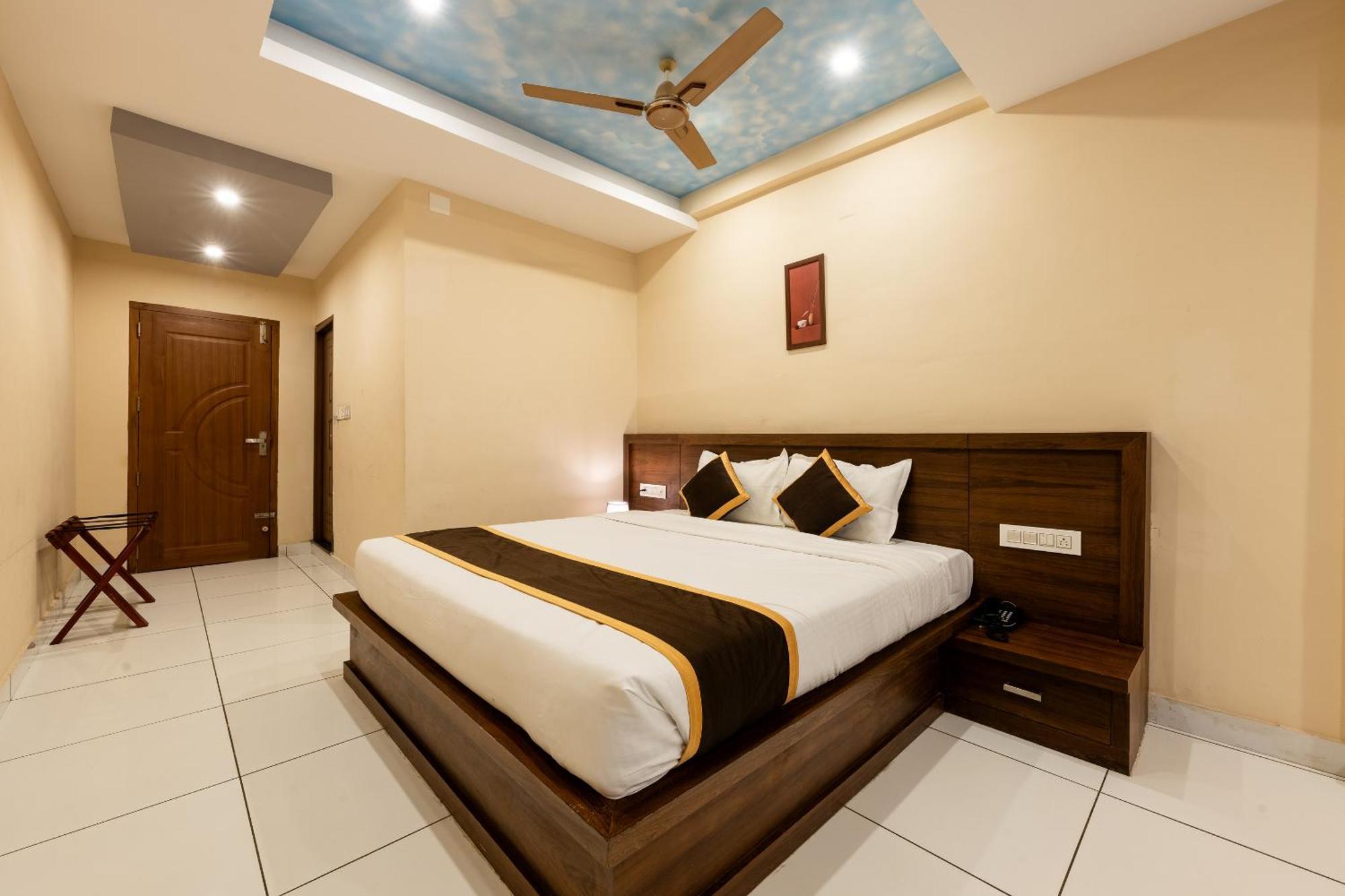 Marza Inn Kalpatta Dış mekan fotoğraf